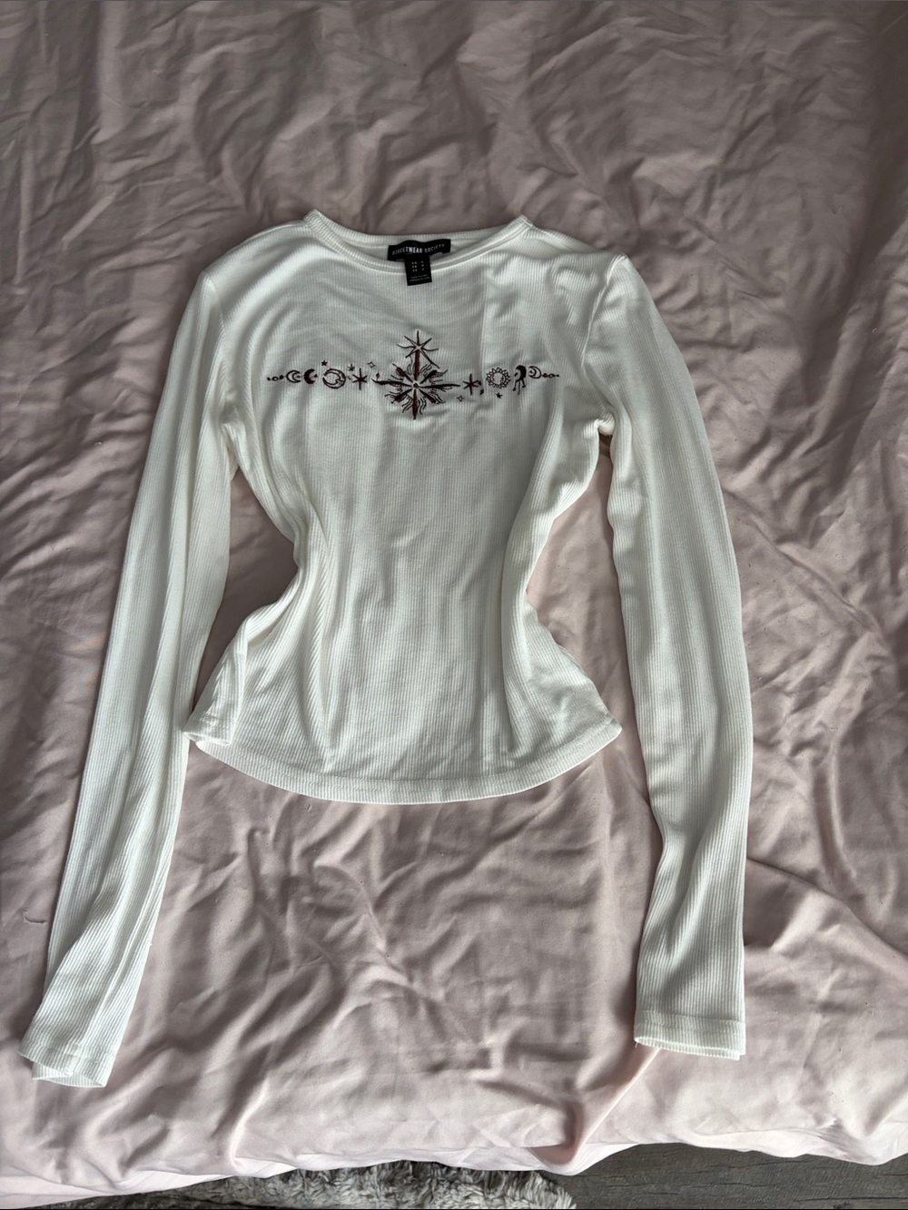 Streetwear Society White Ribbed Long-Sleeve Top with Embroidered Celestial Motif